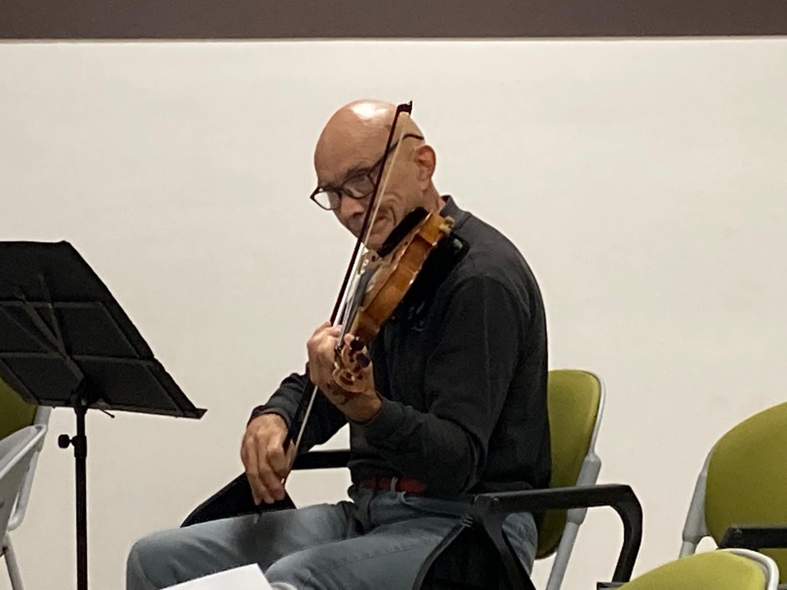 Franco Blanchini playing the violin